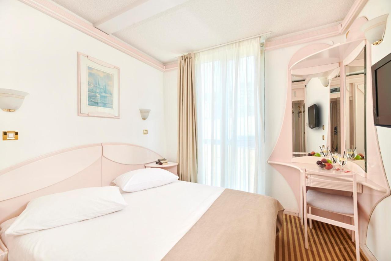 Hotel Zorna Plava Laguna 波雷奇 外观 照片