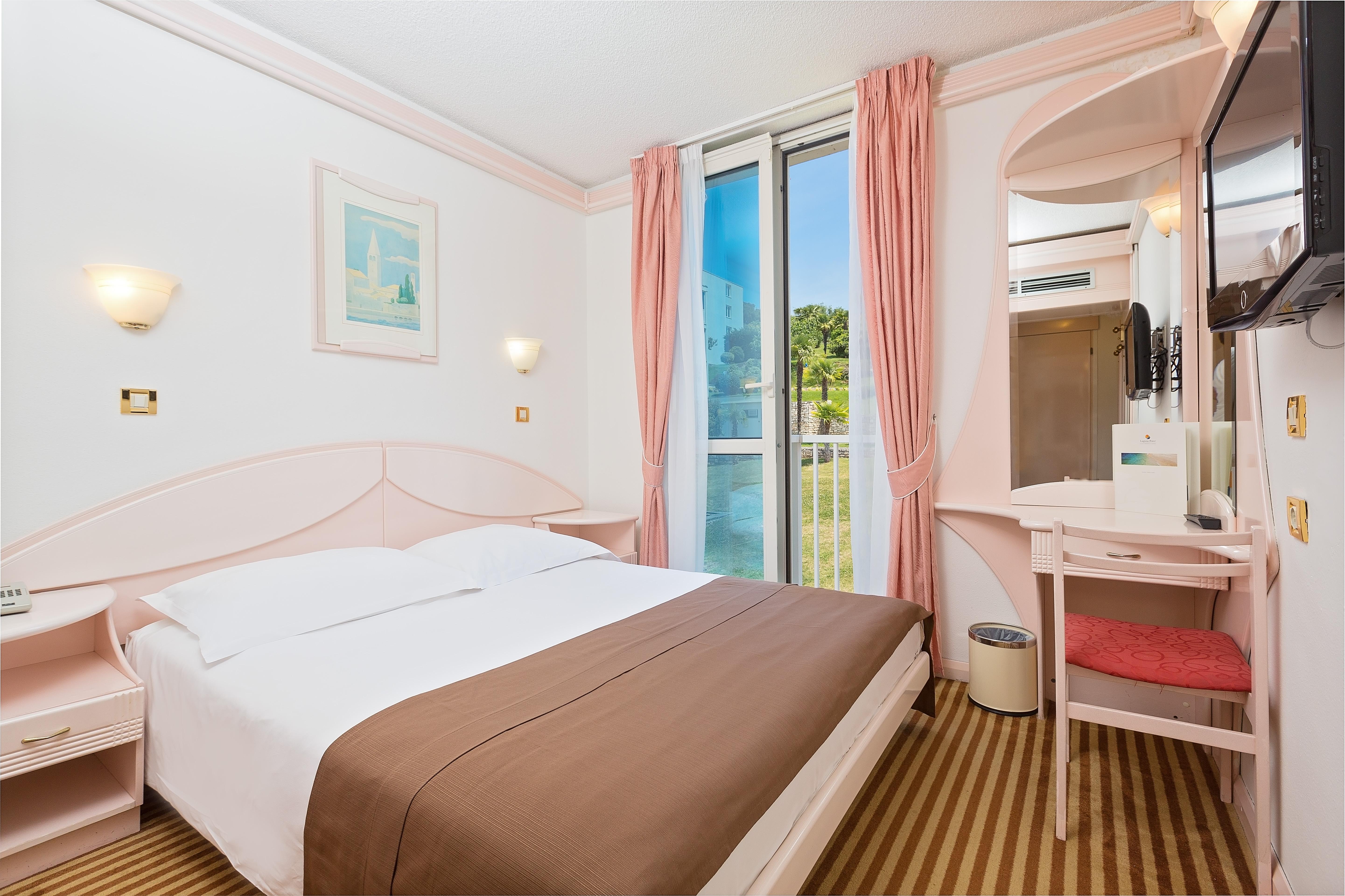 Hotel Zorna Plava Laguna 波雷奇 外观 照片