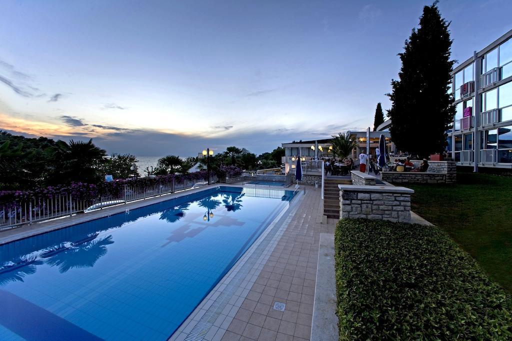 Hotel Zorna Plava Laguna 波雷奇 外观 照片