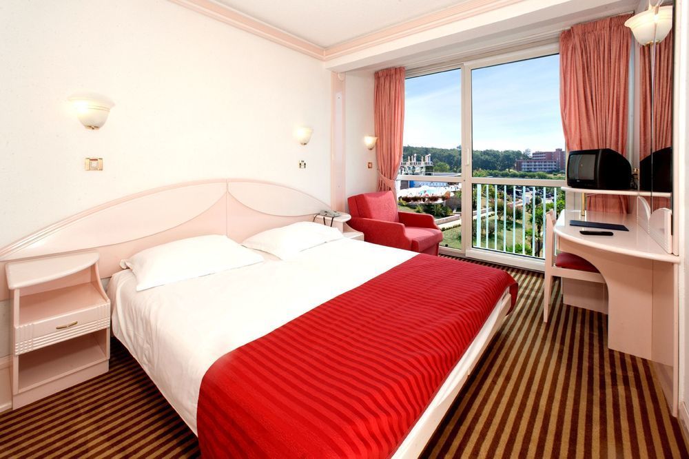 Hotel Zorna Plava Laguna 波雷奇 外观 照片