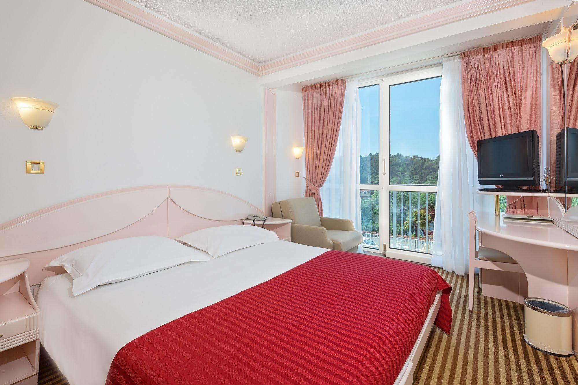 Hotel Zorna Plava Laguna 波雷奇 外观 照片