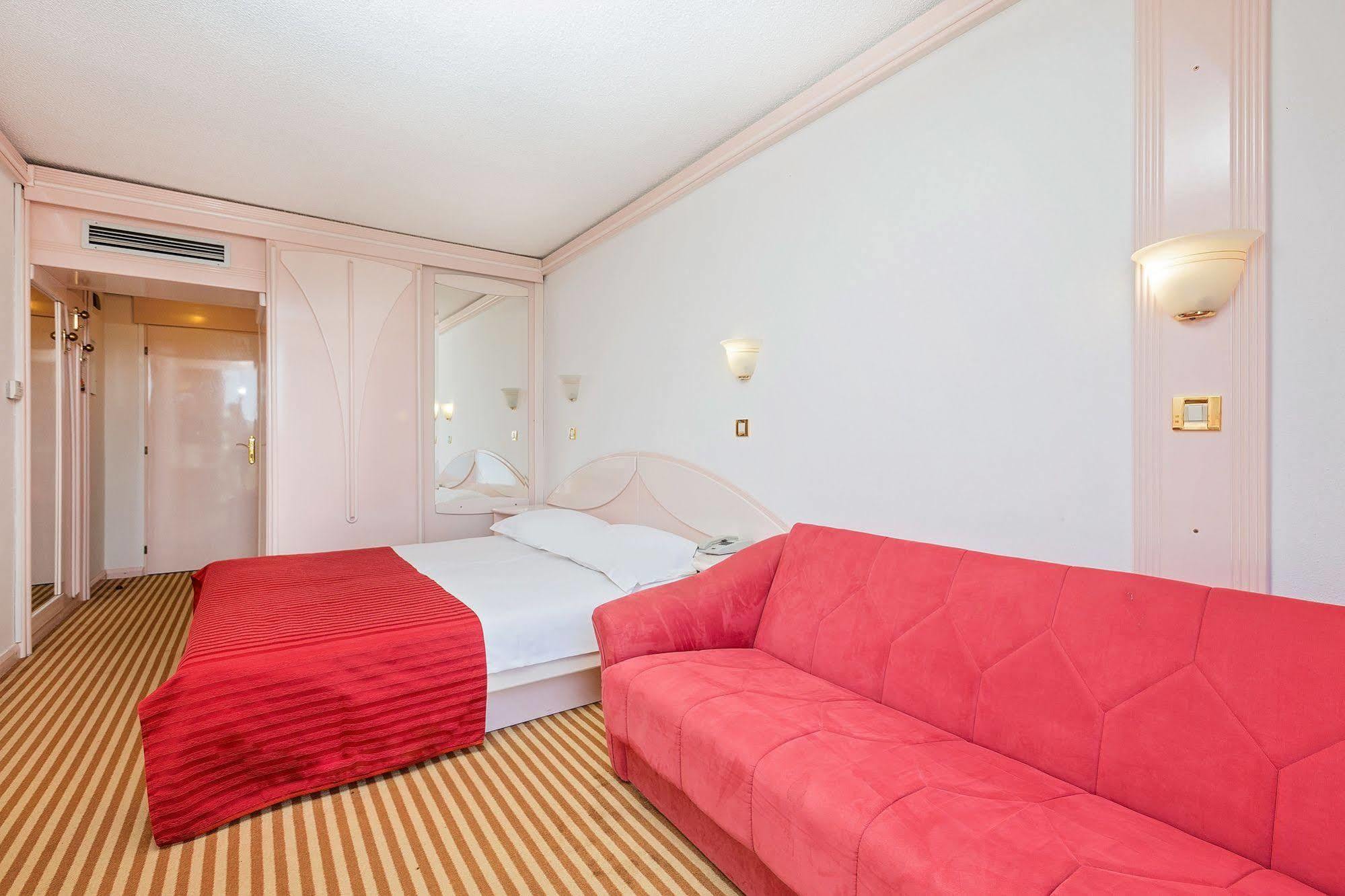 Hotel Zorna Plava Laguna 波雷奇 外观 照片