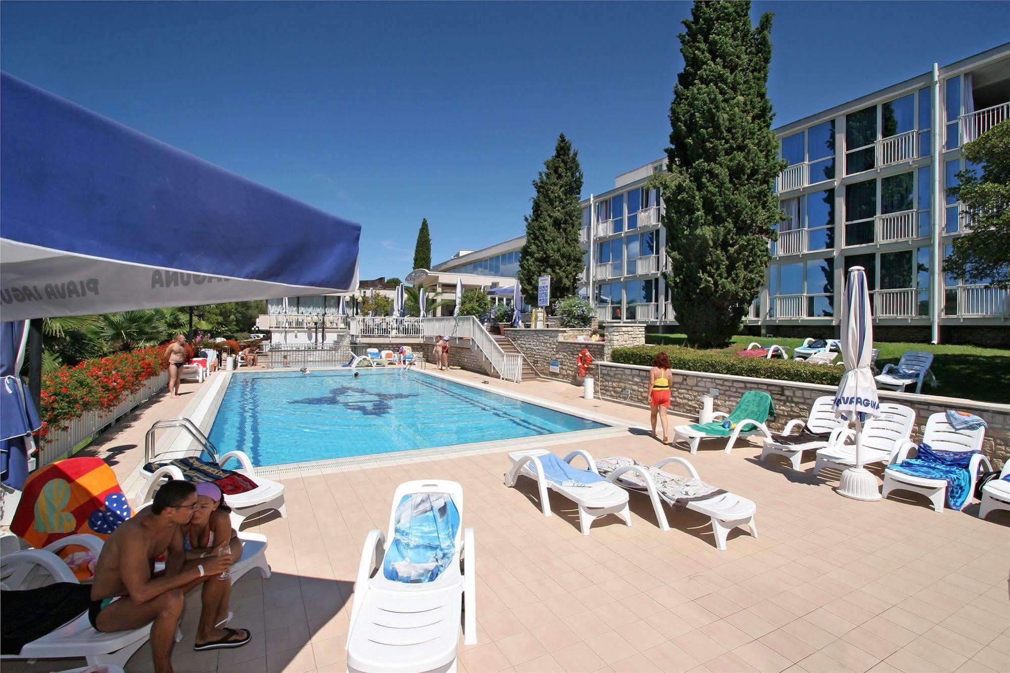 Hotel Zorna Plava Laguna 波雷奇 外观 照片