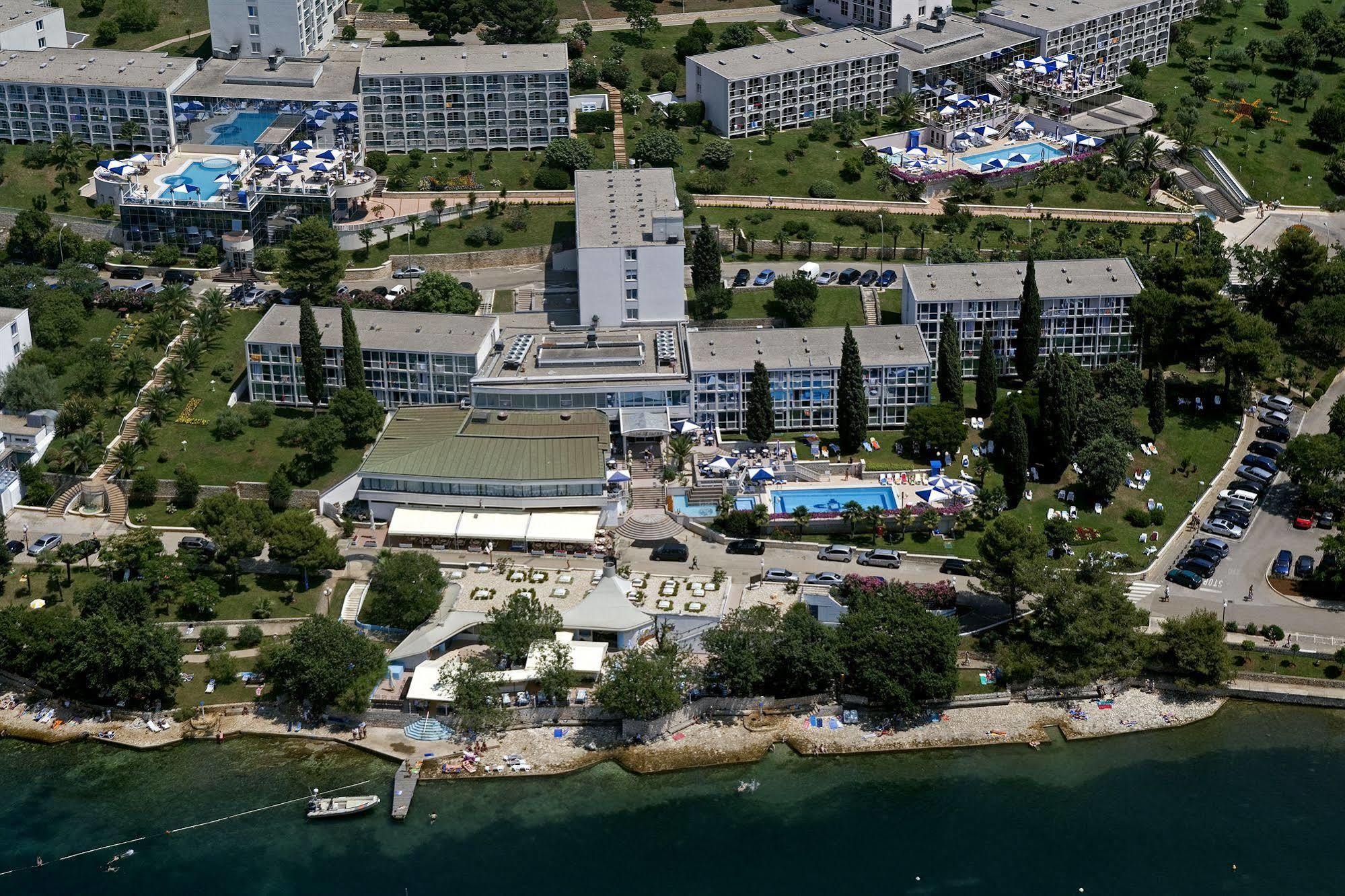 Hotel Zorna Plava Laguna 波雷奇 外观 照片